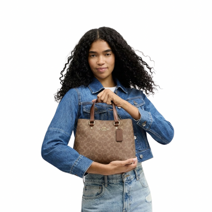 Coach station carryall